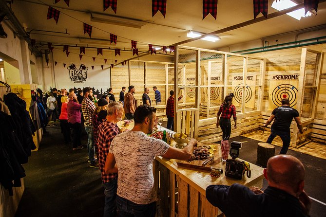 Axe Throwing Experience in Ljubljana - The first minutes: rules before the first throw