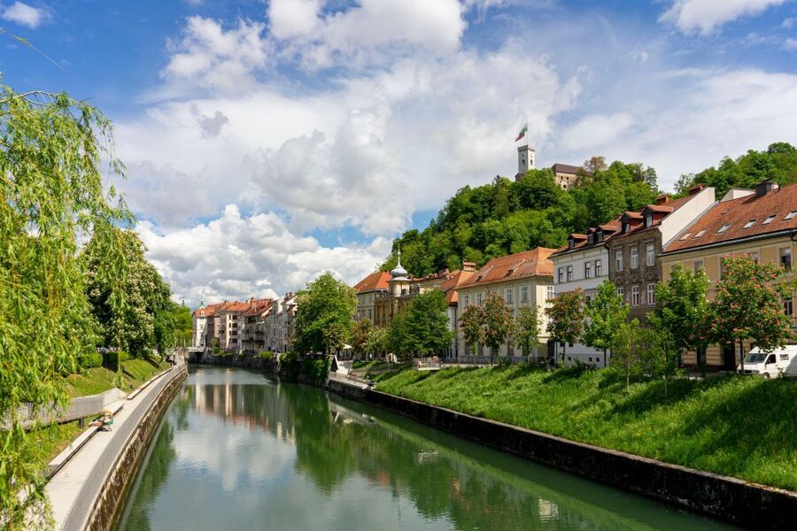 Best of Ljubljana: Private tour with Ljubljana born guide - Prešeren Square and the Triple Bridge