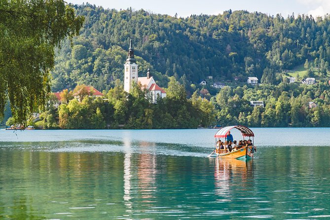 Bled Lake with island and castle - small group - day trip from Ljubljana - Lake Bled and the optional Pletna boat