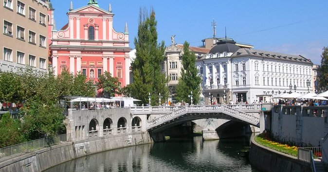 City Tour of Ljubljana - Crossing the Three Bridges