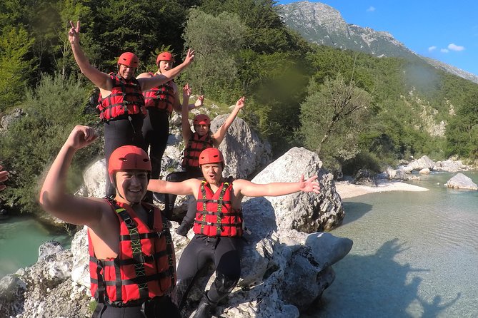 CLASSIC RAFTING on Soča river - Safety briefing and the first rapids