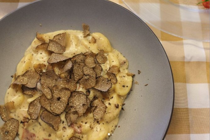 Food & Wine -> Gourmet tour in Piran - Seafood, olive oil, and the first tasting stops