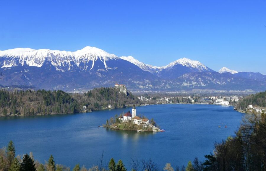 From Ljubljana: Private Bled Lake Day Trip - Two hours around Lake Bled