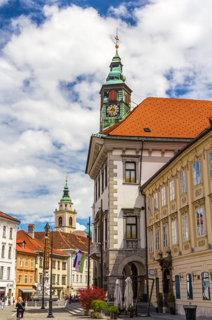 Ljubljana: 2h walking tour with local guide - Why this walk works as a first look at Ljubljana