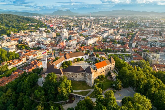 Ljubljana 2Hours and 30Minute Walking Tour with Local Guide - Why this Ljubljana walking tour works well on day one