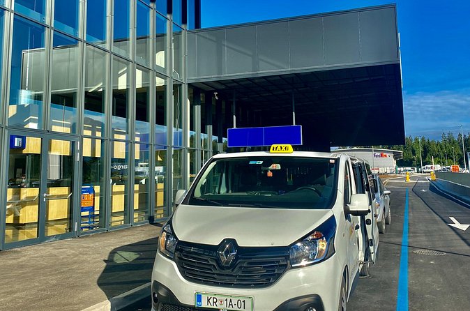 Ljubljana Airport Private Transfer - The 30-minute route toward Lake Bled