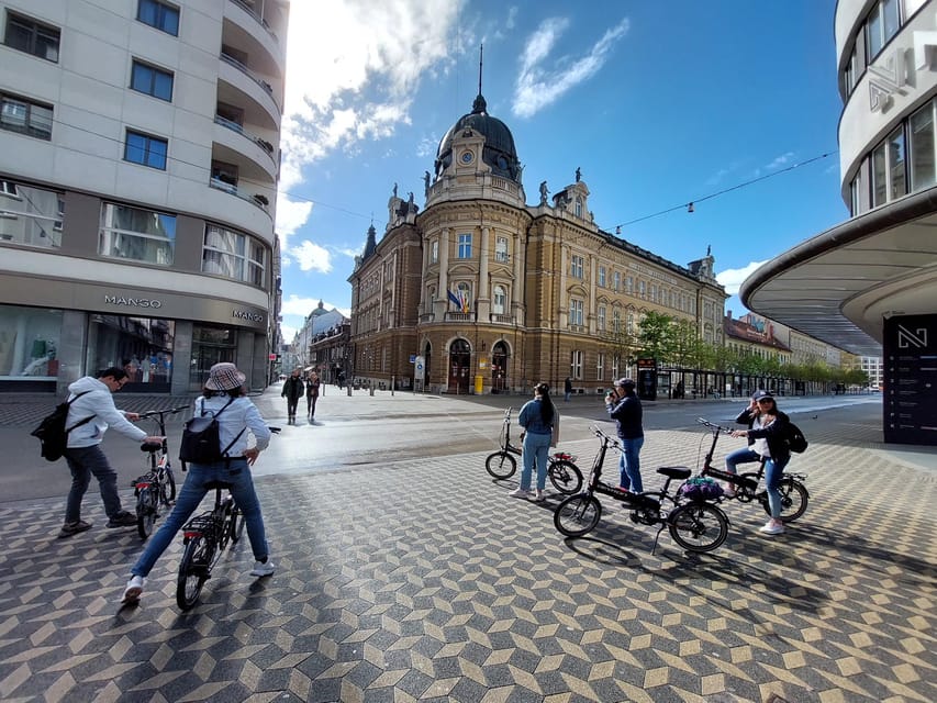 Ljubljana by E-Bike: Guided City Highlights Tour - Congress Square is an easy place to begin
