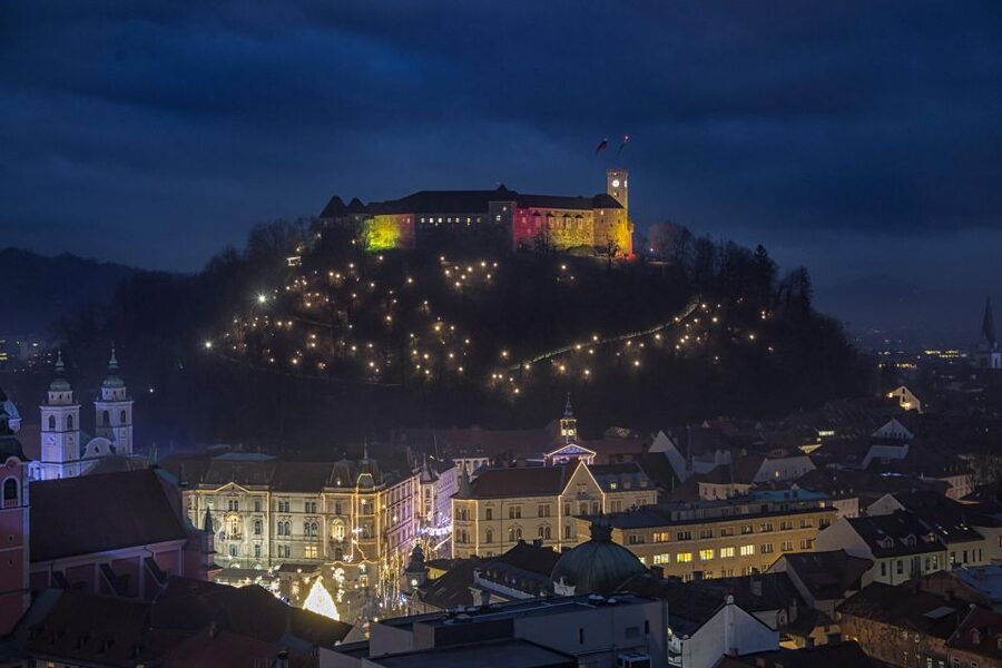 Ljubljana: Castle Entry Ticket with Optional Funicular Ride - Chapel of St George and the older castle story