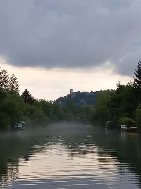 Ljubljana castle on foot :) con guida in italiano - Starting at Roman Emona’s northern gate