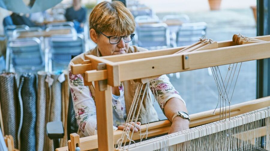Ljubljana: Interactive Workshop with Experienced Weaver - Finding Tkalski atelje beside the Ethnographic Museum