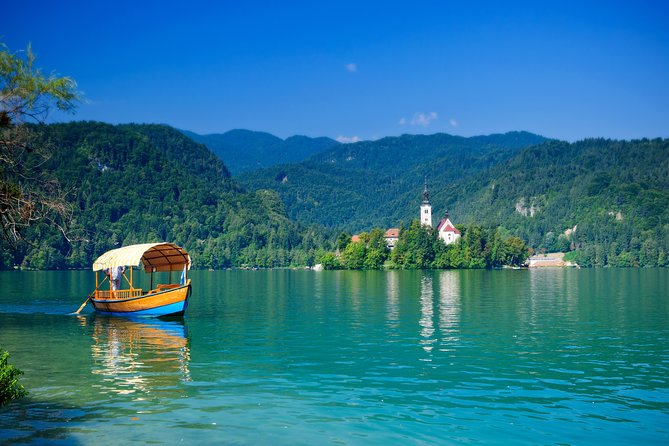 Ljubljana: Lake Bled Experience small group half-day tour - Guide Style and Group Size