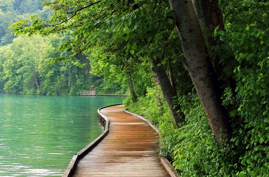Ljubljana: Lake Bled, Postojna Cave, and Predjama Day Tour - Food, clothing, and the pace of the day
