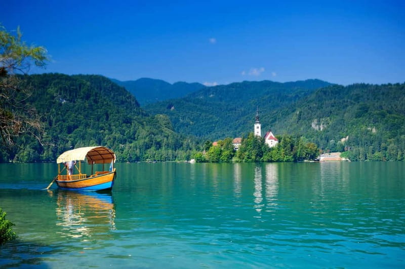 Ljubljana: Lake Bled & Triglav National Park Full-Day Trip - Lake Jasna and the bronze ibex
