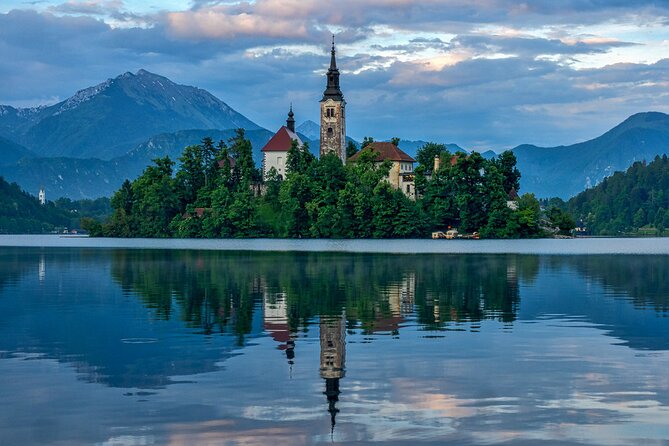 Ljubljana & Lake Bled (up to 8 persons) - The guide can shape the day