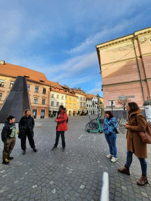 Ljubljana: Private tour to discover the city of dragons - Starting at Ljubljana’s Town Hall