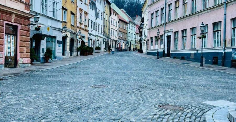 Ljubljana: Secrets of the Old Town & Ljubljana's people - Following Ljubljana’s water from the river to the bridges