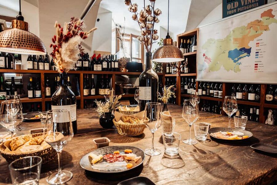 Ljubljana: Slovenian Wine Tasting at Wine Bar Šuklje - How the 1.5 to 2 hour tasting unfolds