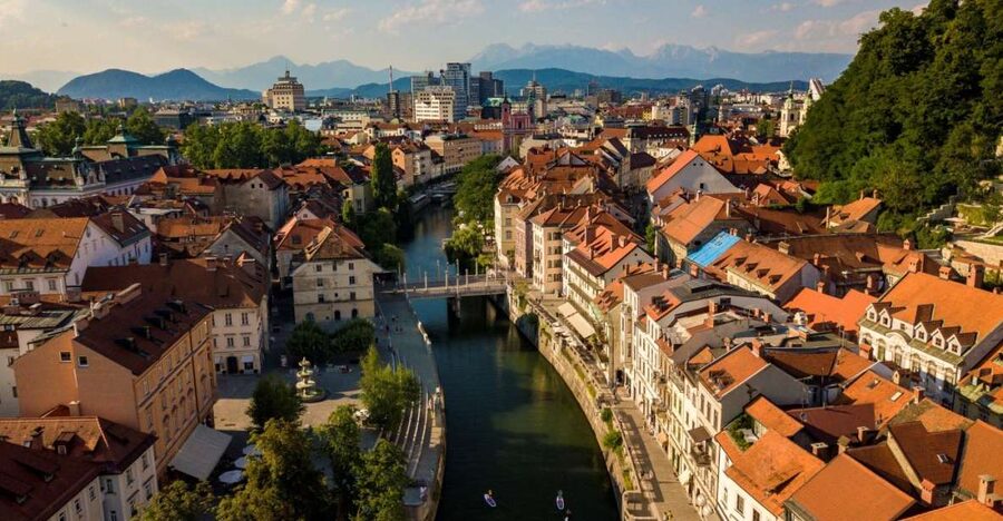 Ljubljana: Stand-Up Paddle Boarding Tour - Starting at Špica Café and Getting on the Water
