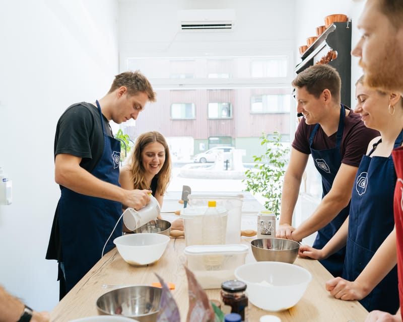 Ljubljana: Traditional Slovenian štrukelj Cooking Class - The host and the local conversation