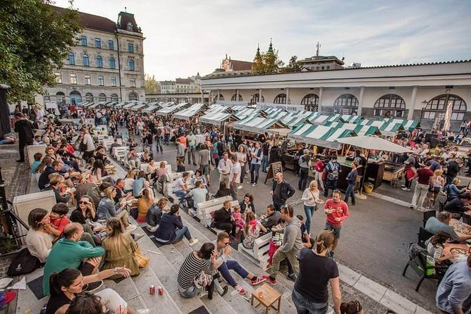 Private city tour of Ljubljana. 4 hours with a friendly and fun local guide. - Starting at Preseren Square with a local guide