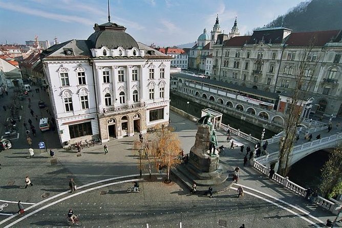 Private city tour of Ljubljana. 4 hours with a friendly and fun local guide. - What the private format changes
