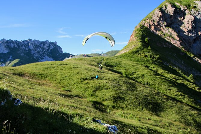 Private Paragliding Flight Experience over the Julian Alps - Kanin or Mangart: two very different starts