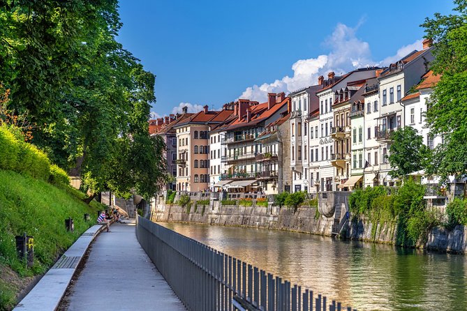 Private Walking Tour of Ljubljana Old Town - Meeting at the Tourist Information Center