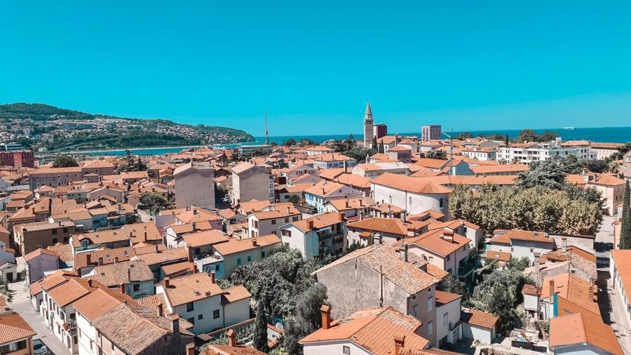 Sip & Step: A Flavorful Walk Through Koper's History - Prešeren Square and De Ponte Fountain