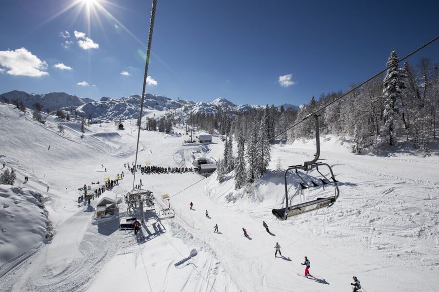 Skiing with Instructor: Vogel Ski Center from Bled - Why the four-person limit matters