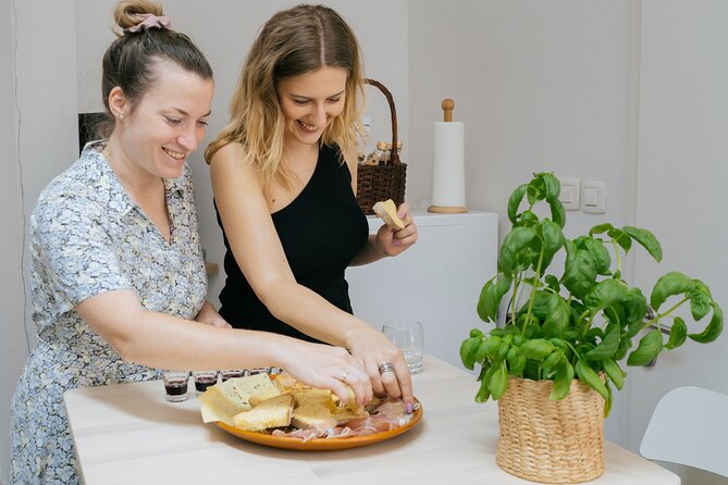 sLOVEnian Strukelj Traditional Cooking Class - Why štrukelj makes a good Ljubljana food lesson