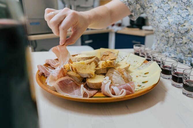 sLOVEnian Strukelj Traditional Cooking Class - The final plate: breadcrumbs, butter, and sweet white wine
