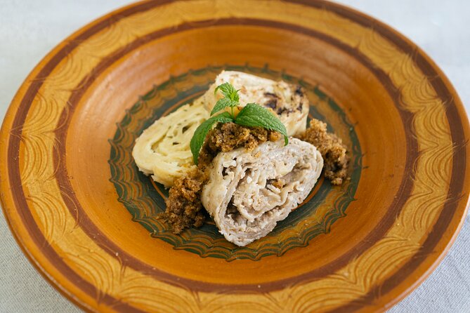 sLOVEnian Strukelj Traditional Cooking Class - Who should book this experience?