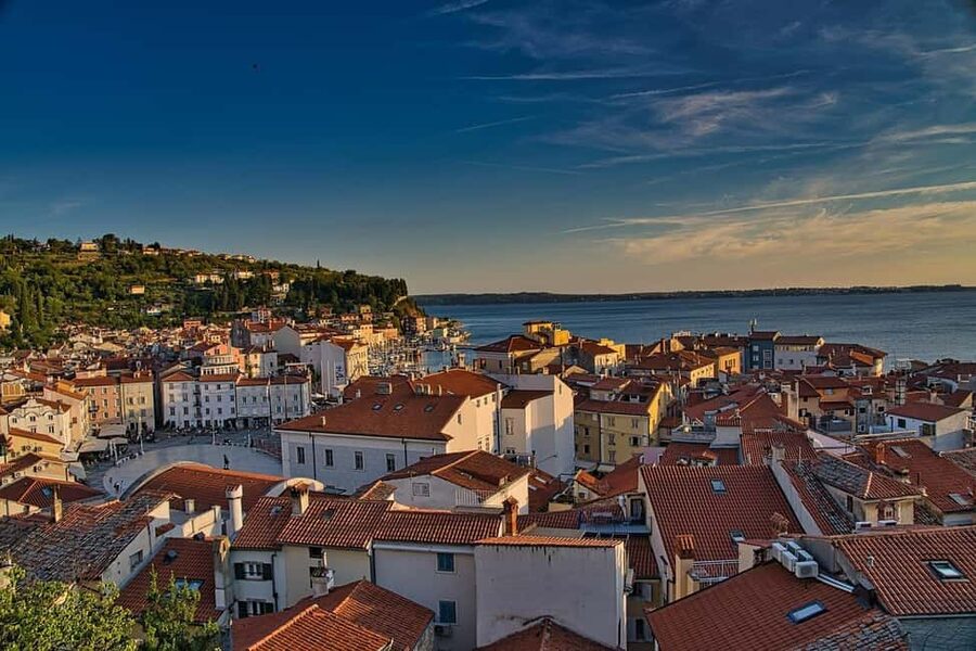 TRIESTE: Slovenian Coast Tour with Food and Wine Tasting - Koper, the first old-town walk