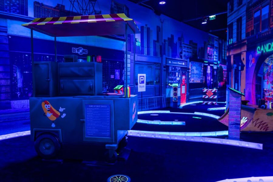 Woop! Glow Golf: Maribor - What the 15 Holes Feel Like