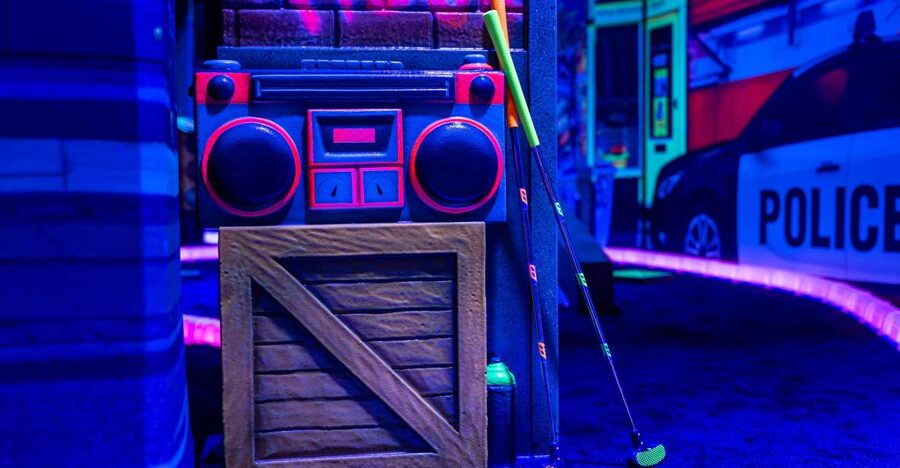 Woop! Glow Golf: Maribor - Family Rules and Group Size