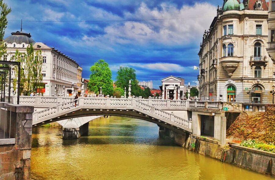 Zagreb: Day Trip Postojna Cave, Predjama Castle, & Ljubljana - Who should book this experience